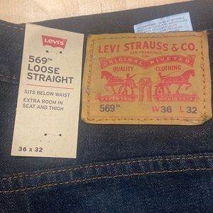 Levi’s 569 loose straight jeans